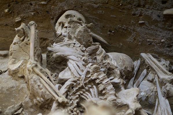 1000 yıl önce kurban edilen insanların iskeletleri bulundu