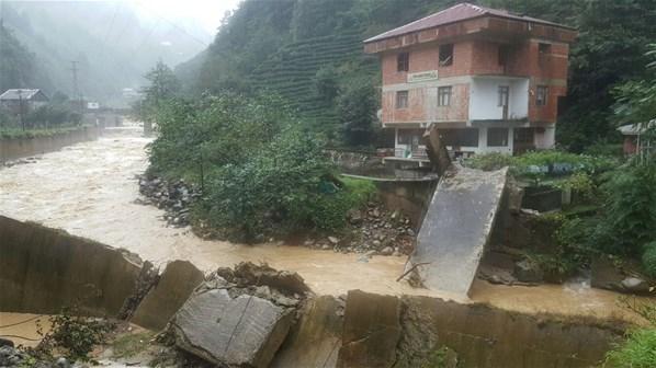 Rizede şiddetli yağış; 20 ev boşaltıldı