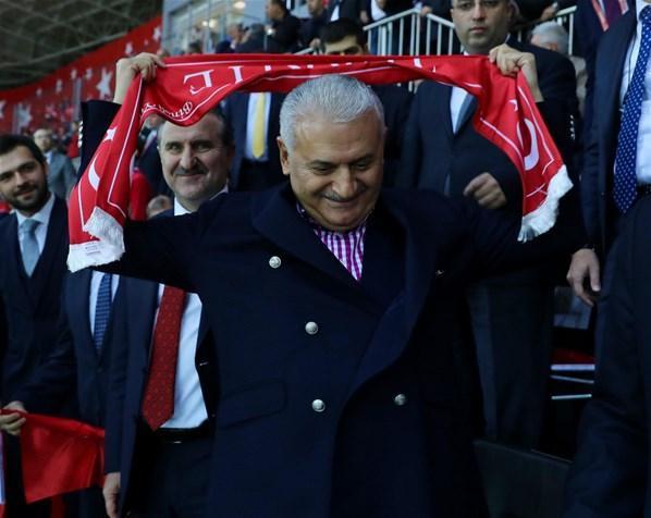 Başbakan Yıldırım ve TFF Başkanı Demirörenden destek