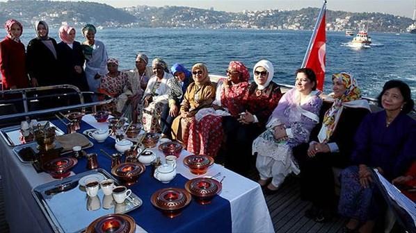 Emine Erdoğan, D-8 zirvesi için Türkiyeye gelen liderlerin eşlerini konuk etti