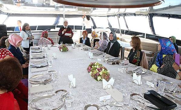 Emine Erdoğan, D-8 zirvesi için Türkiyeye gelen liderlerin eşlerini konuk etti