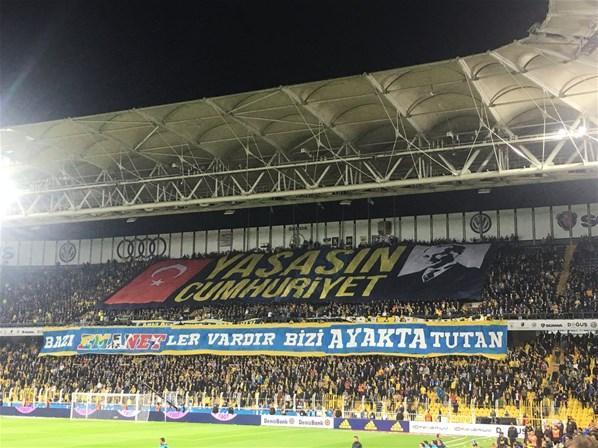 Fenerbahçeden maç öncesi dev bayraklar