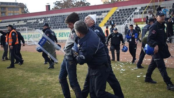 Çorum Belediyespor - Osmaniyespor maçı sonrası arbede yaşandı