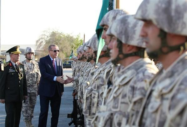 Erdoğan, Katar TSK Kara Unsur Komutanlığını ziyaret etti