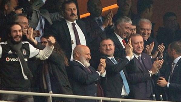 Cumhurbaşkanı Erdoğan, Beşiktaş-Porto maçını izledi