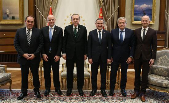 Cumhurbaşkanı Erdoğan, Infantino ve Demiröreni kabul etti
