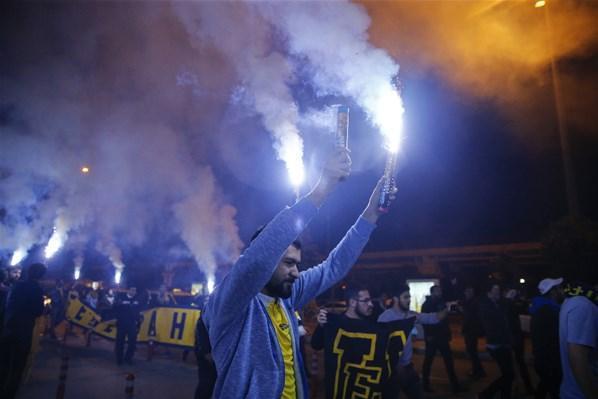 Fenerbahçeye Antalyada coşkulu karşılama