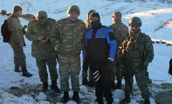Emniyet Müdüründen Buzul Dağındaki Mehmetçike ziyaret
