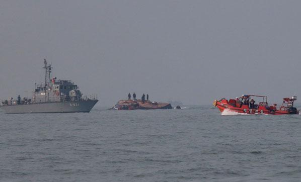 Güney Korede gemi ile tekne çarpıştı 13 ölü