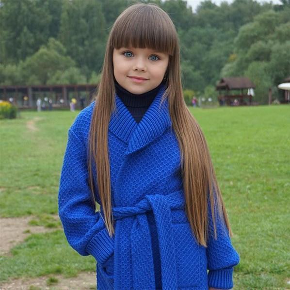 6 yaşında dünyanın en güzel kızı seçildi