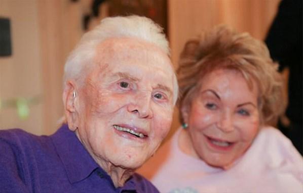 Efsane oyuncu Kirk Douglas 101 yaşında