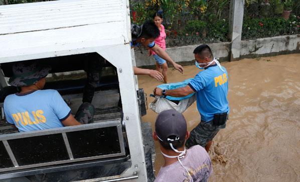 Filipinlerde ölü sayısı 200e ulaştı