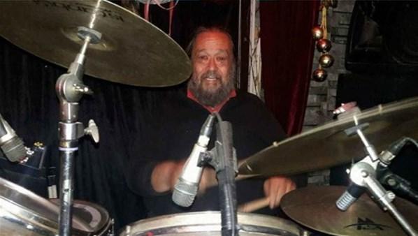 Ünlü müzisyen dün gece hayatını kaybetti