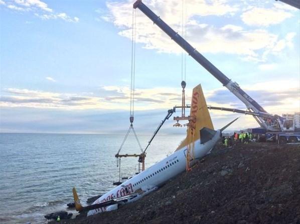 Trabzondaki uçak için kurtarma operasyonu başladı