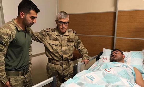 Jandarma Genel Komutanı Çetinden yaralı askerlere ziyaret