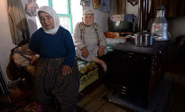 Evi yanan Sebahat teyzenin gözyaşını devlet dindirdi