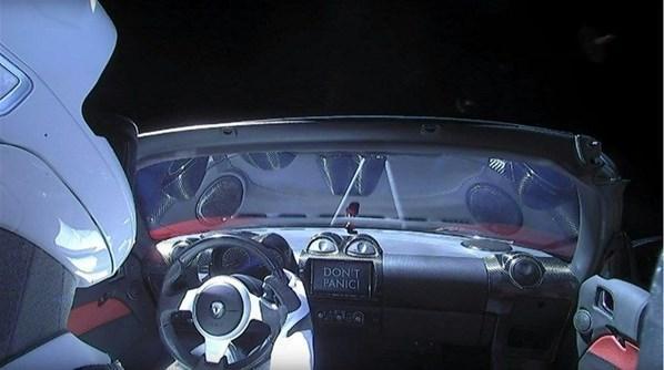 Elon Musk sözünü tuttu Tesla otomobil uzayda