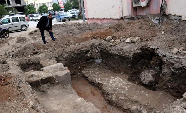 Sondaj çalışmasından tarihi eser ve insan iskeleti çıktı