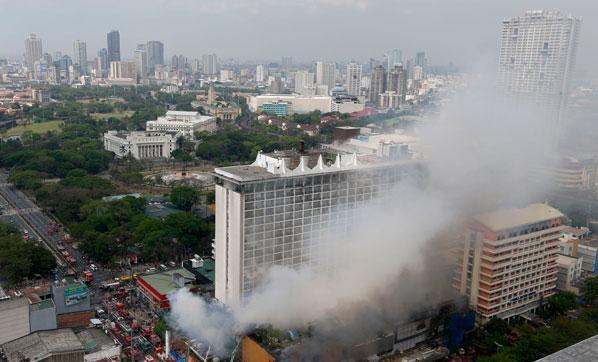 Filipinlerde otel yangını: Ölü ve yaralılar var