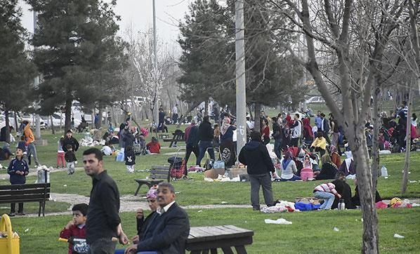 Diyarbakırlılar piknik alanlarını doldurdu