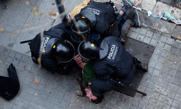 Katalonyada 55 bin kişi sokağa döküldü