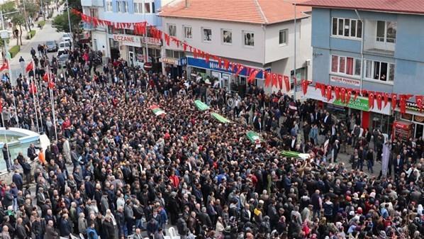 Denizlide trafik kazasında ölen 5 genç toprağa verildi