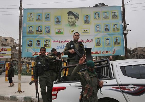 Menbiçte şok fotoğraflar Silahlı YPGliler...