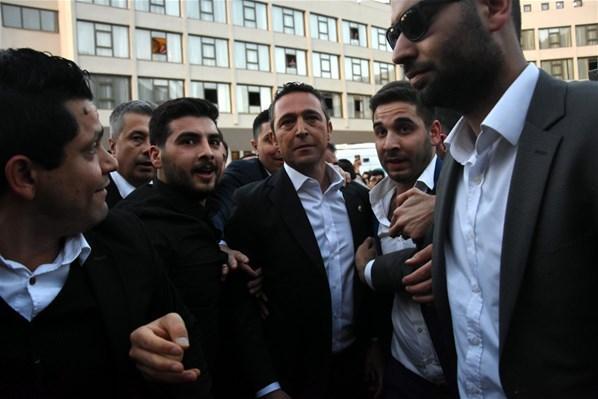 Fenerbahçe Başkan Adayı Ali Koç, İzmirde coşkuyla karşılandı
