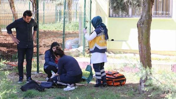 Diyarbakırda liseli kız okulda dehşet saçtı