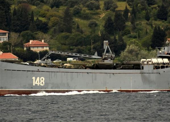Askeri araç yüklü Rus gemisi, Çanakkale Boğazından geçti