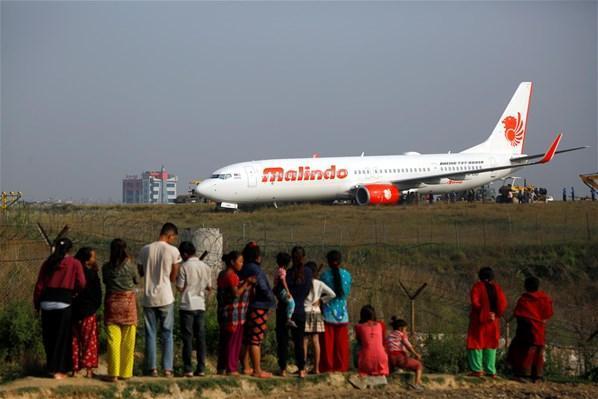 Nepalde uçak pistten çıktı
