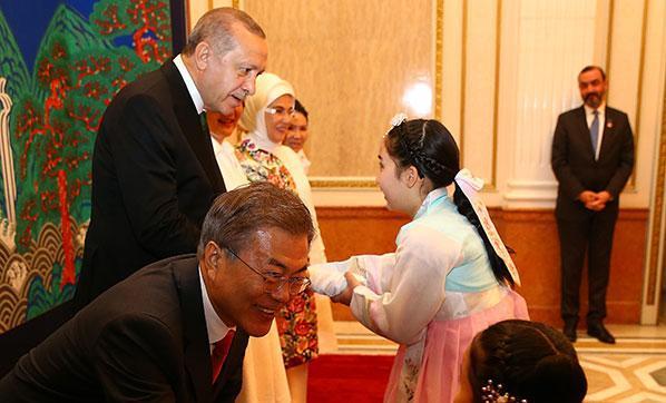 Cumhurbaşkanı Erdoğanın Korede katıldığı yemekte sürpriz isim