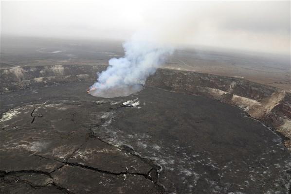 Volkan patladı Bölgedekiler tahliye ediliyor
