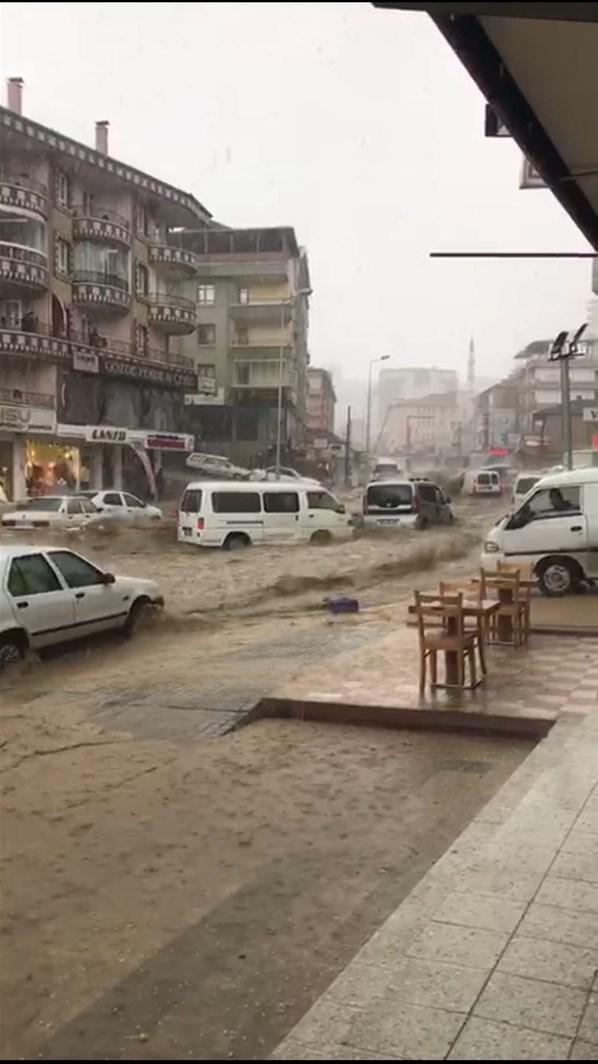 Son dakika... Ankarada sel afeti Yaralılar var