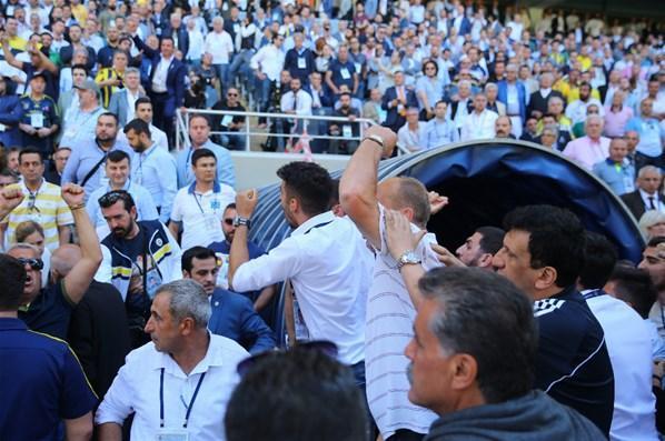 Fenerbahçe Genel Kurulunda arbede
