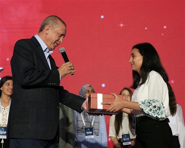 Cumhurbaşkanı Erdoğan:  Türkiye  dünya çapında bir efsanedir