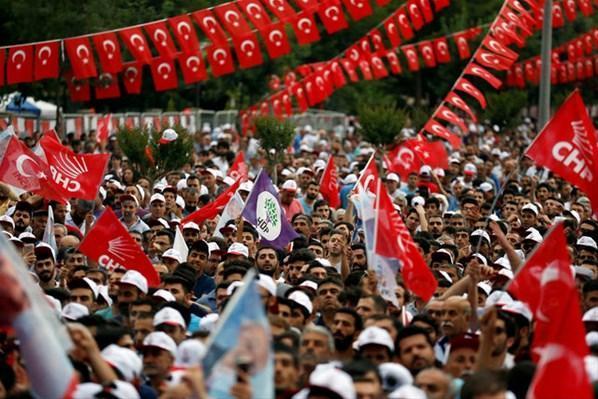 Muharrem İncenin Diyarbakır mitingindeki HDP bayraklarına tepki