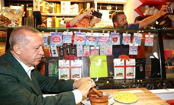 Erdoğan’dan mitinge gelen geline sürpriz hediye