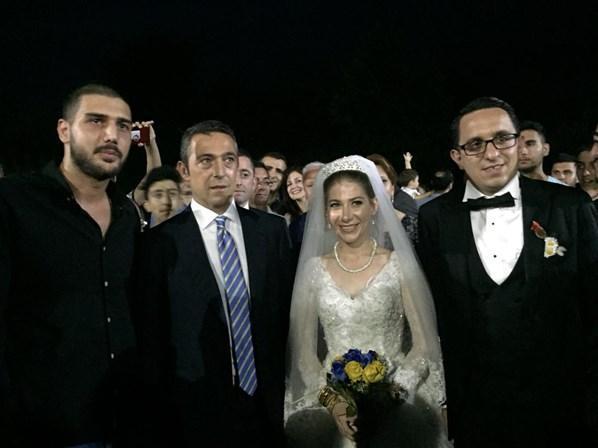 Ali Koç nikaha katıldı meşale yaktı