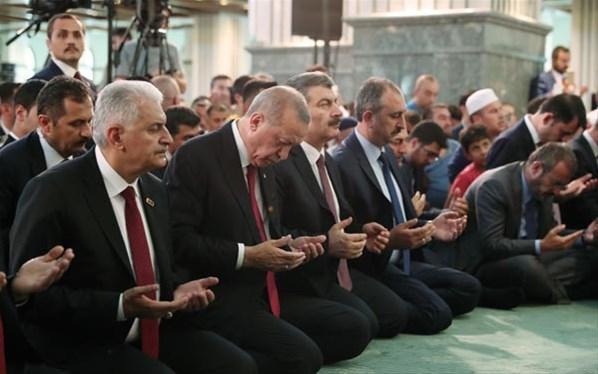 Cumhurbaşkanı Erdoğan Millet Camiinde Kuran okudu