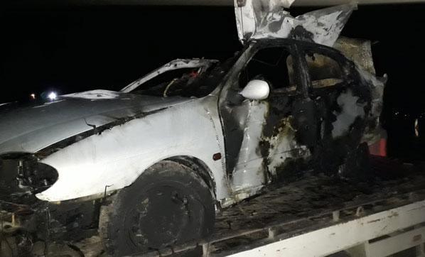 Samsunda bariyerlere çarpan otomobil alev aldı: 3 ölü