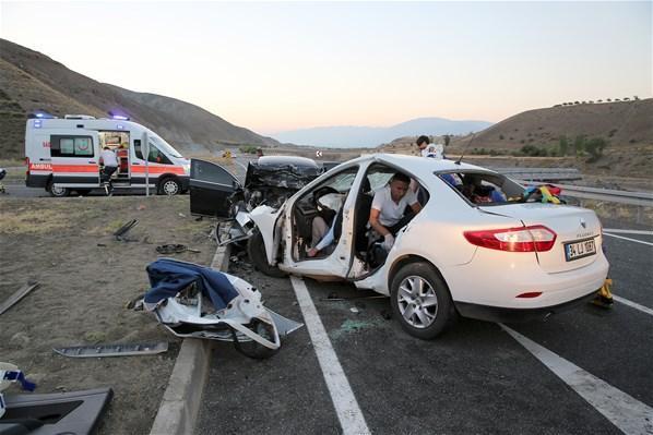 Son dakika... Erzincanda trafik kazası 7 ölü 3 yaralı
