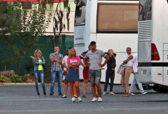 Rus turistleri taşıyan midibüse TIR çarptı: 11i turist 13 yaralı