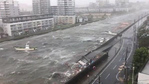 Japonyada son 25 yılın en şiddetli tayfunu çıktı