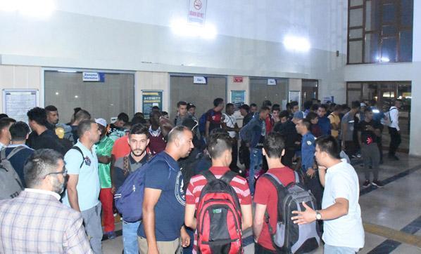 İstanbuldan gelen yolcu treninde 57 kişi yakalandı