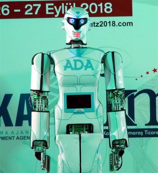 Türkiyede ilk defa defilede robotlar sahne aldı