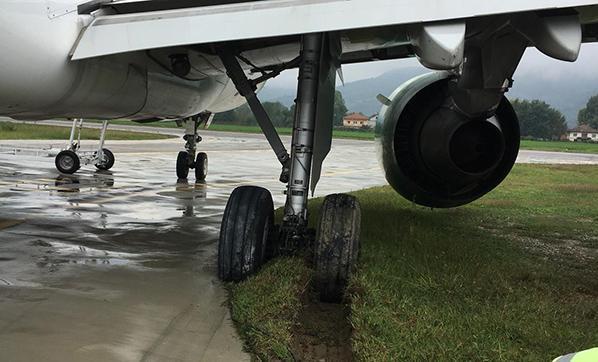 Zonguldakta yolcu uçağı pistten çıktı