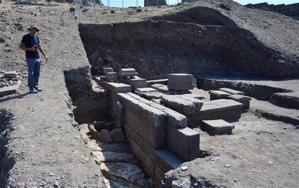Aristios ailesinin 2 bin 300 yıllık mezarı bulundu