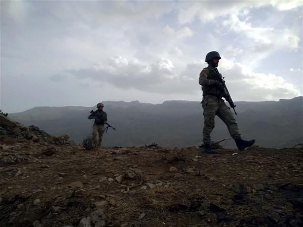 Komandolar, Herekol Dağını teröristlerden temizledi