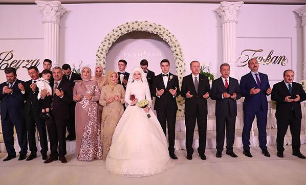 Cumhurbaşkanı Erdoğan Kayseride nikah şahitliği yaptı